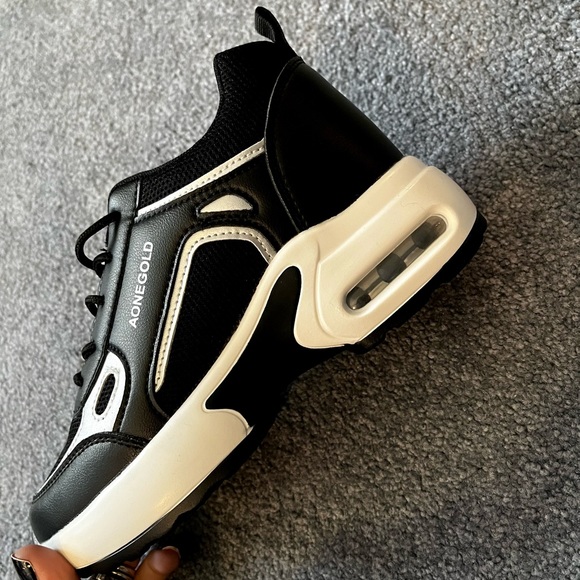 Sneakers black and white with edge size 7 - Picture 5 of 9